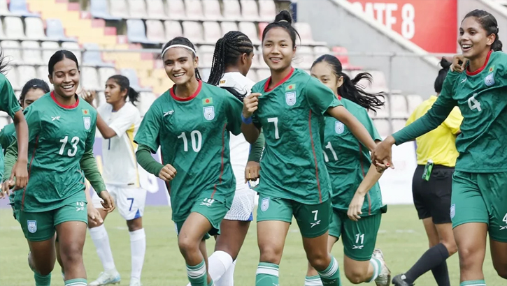 শ্রীলঙ্কার জালে ৯ গোল দিয়ে সাফ শুরু বাংলার মেয়েদের